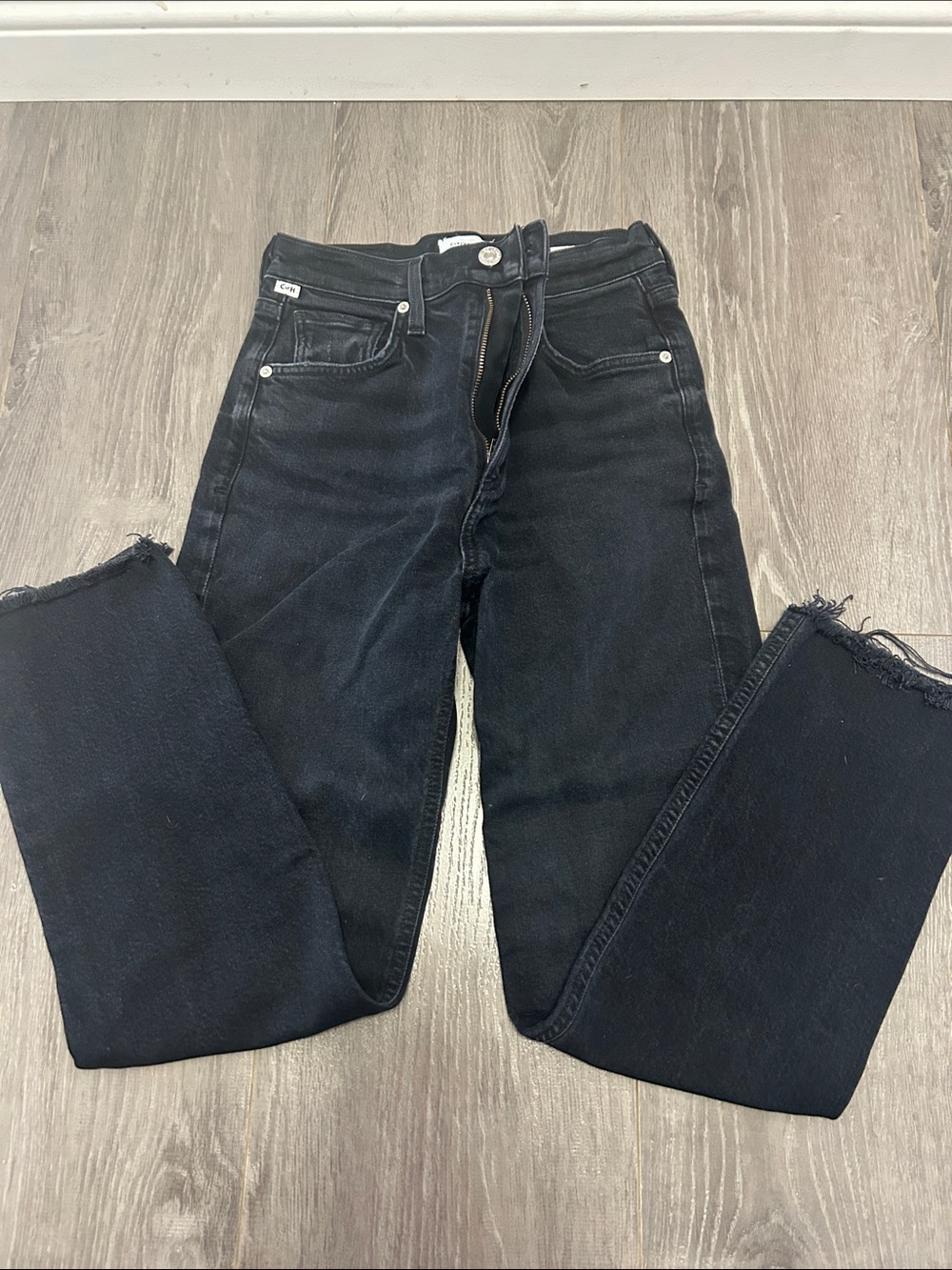 Citizens Of Humanity Black Straight-Leg Jeans with Raw Hem
